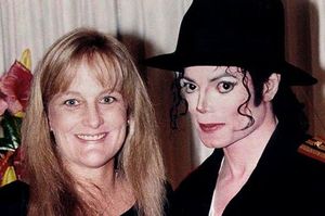 Debbie-Rowe-and-Michael-Jackson-1996.jpg