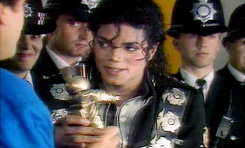 mtv-vanguard-award-2.jpg