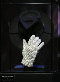 fedora-crystal-glove-at-Mandalay-Bay.jpg