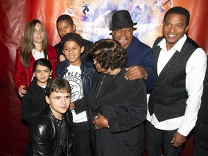 jackson-family-immortal-world-tour-3.jpg