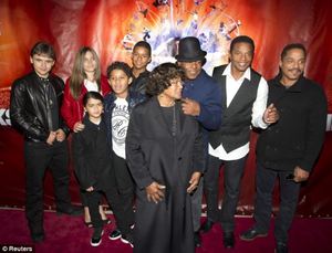 jackson-family-immortal-world-tour-6.jpg
