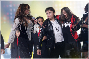 mj-4ever-8oct2011-44.jpg