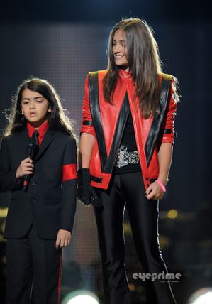 mj-4ever-8oct2011-70.jpg