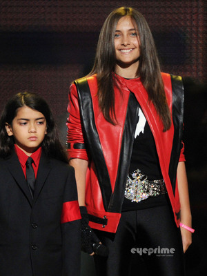 mj-4ever-8oct2011-73.jpg