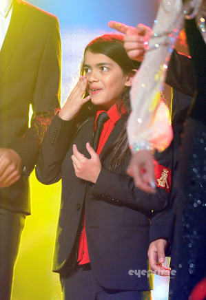 mj-4ever-8oct2011-76.jpg