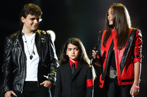 mj-4ever-8oct2011-8.jpg