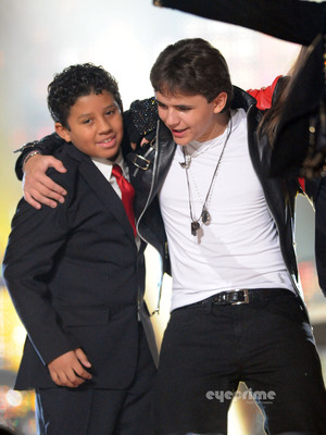 mj-4ever-8oct2011-80.jpg