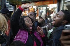 07nov011_fans02_harlem.jpg
