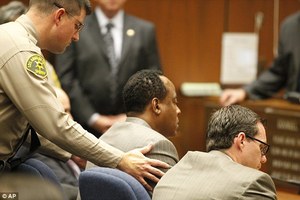 07nov011_verdict_05.jpg