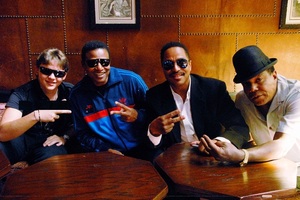 press-conference-signing-J5-collection-jackets-ChateauMarmont-10Nov11-04.jpg