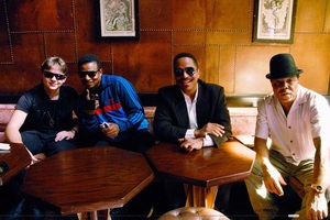 press-conference-signing-J5-collection-jackets-ChateauMarmont-10Nov11-05.jpg