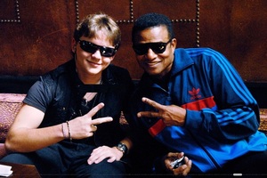 press-conference-signing-J5-collection-jackets-ChateauMarmont-10Nov11-06.jpg