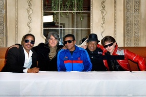 press-conference-signing-J5-collection-jackets-ChateauMarmont-10Nov11-07.jpg