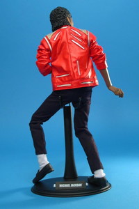 MJ-Beat-It-Hot-Toys-8.jpg