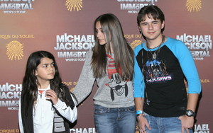 immortal-world-tour-MJKids-09-27Jan12.jpg