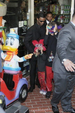 TomsToys-15may2009-4.jpg
