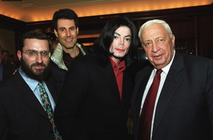 Rabbi-Shmuley-Boteach-Uri-Geller-MJ-A.riel-Sha.ron-2000-1.jpg
