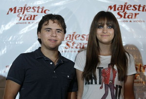 Press-Conference-29Aug2012-Gary-5.jpg