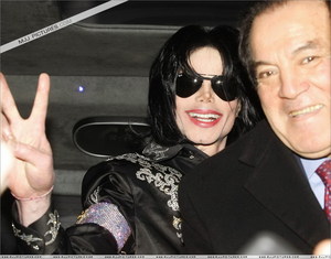 MJ-O2-5March2009-2.jpg