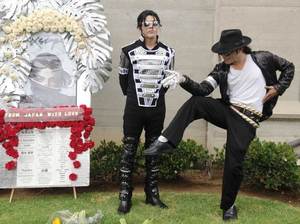memorial-25062014-forestlawn-2.jpg