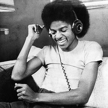 mj-headphone.jpg