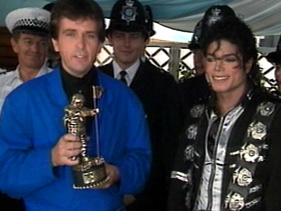 mtv-vanguard-award-1.jpg