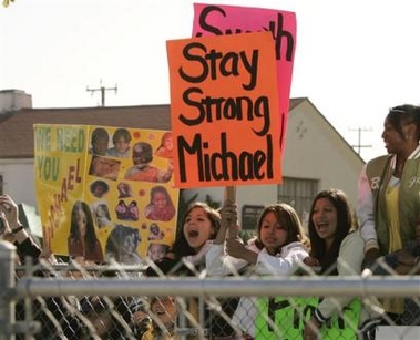 court64_fans01_240505.jpg